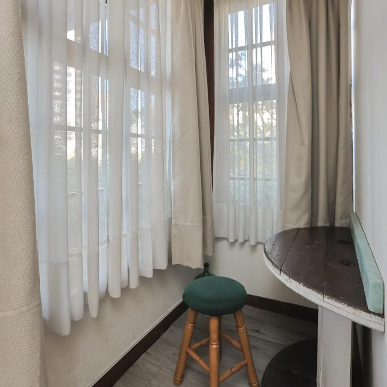 Rustika Hotel - Quadruple Room with Private Bathroom - 8