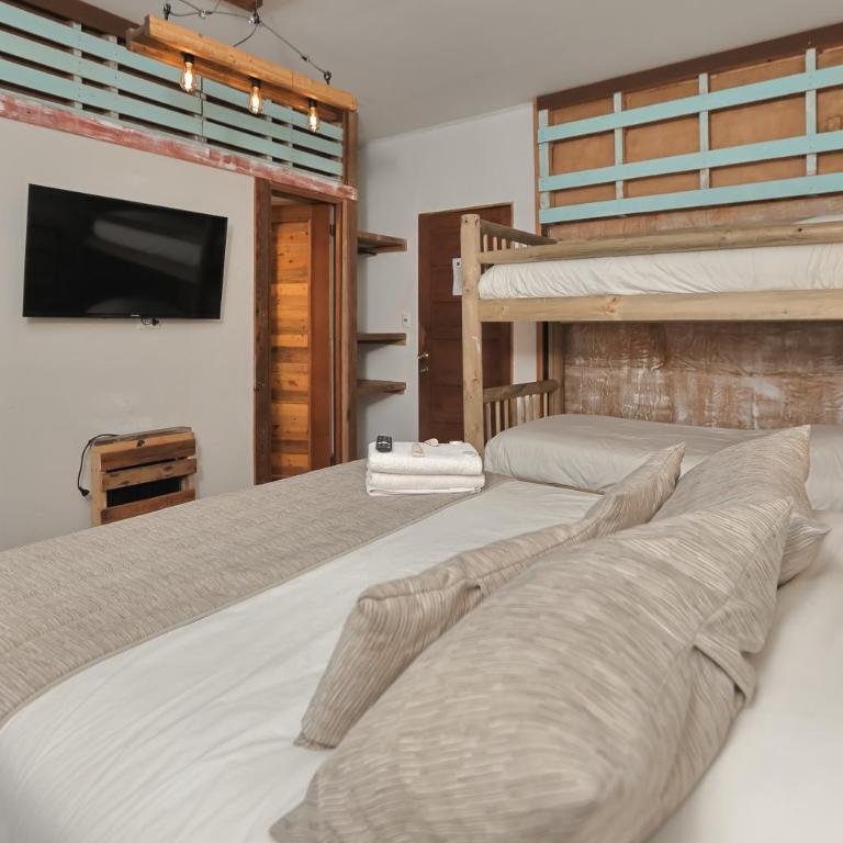 Rustika Hotel - Quadruple Room with Private Bathroom - 3