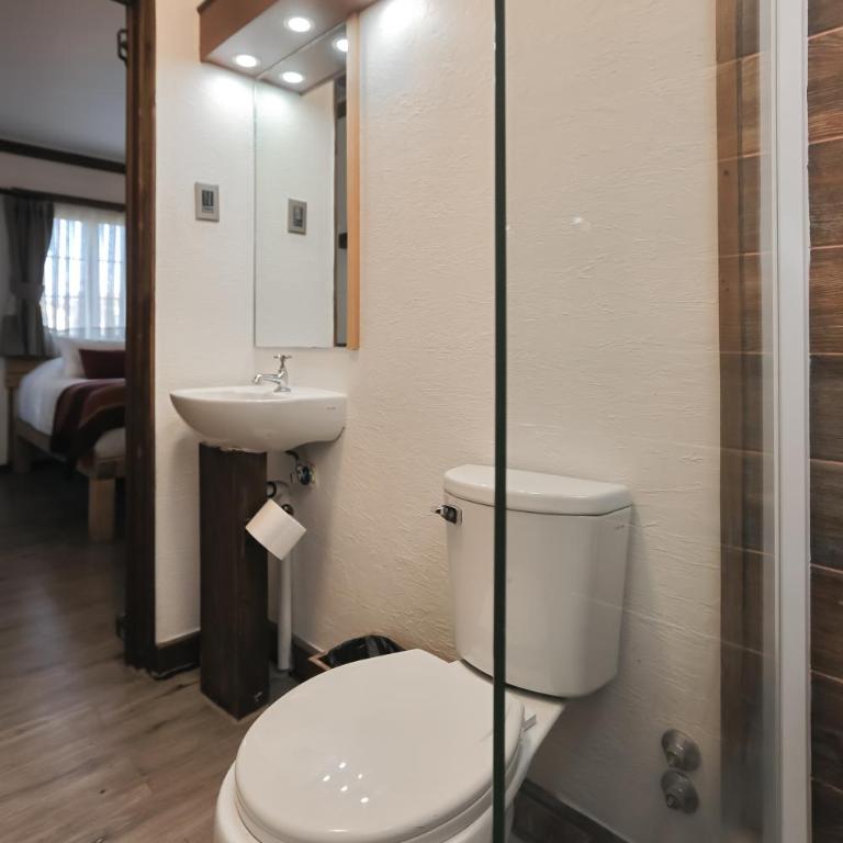 Rustika Hotel - Family Room with Private Bathroom - 9