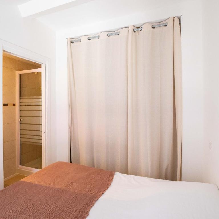 Appartement Carré d'Or - 200m de la mer - Appartement 2 Chambres - 11
