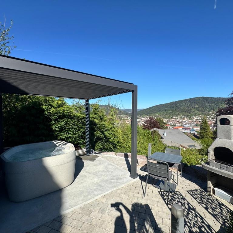 App le nid d'abeille cocon pour 2 pers, spa privée, belle vue avec terrasse - Appartement - 3
