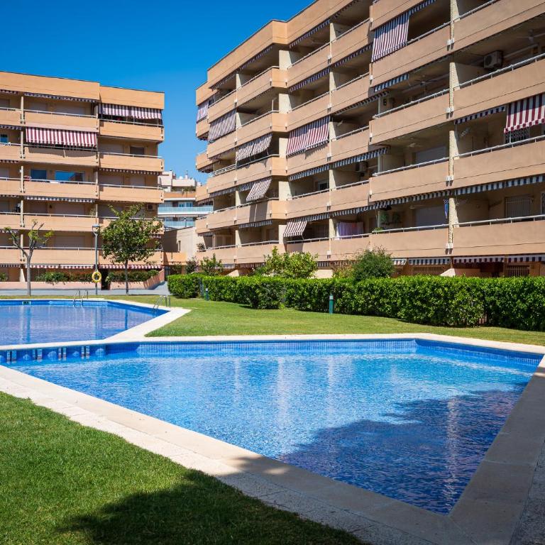 AT070 Piscina, 4 habitaciones, a 180m de la playa - Apartamento con terraza - 1