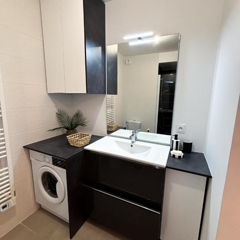 Logement élégant sur jardin -Mer & Thalasso à pied - One-Bedroom Apartment - 3
