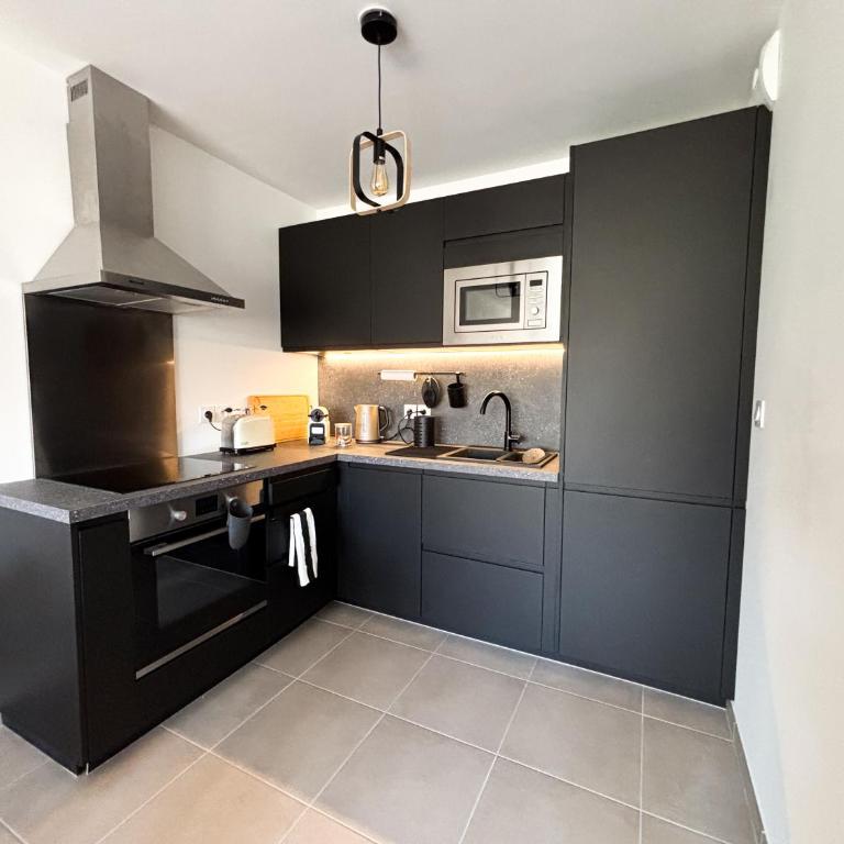 Logement élégant sur jardin -Mer & Thalasso à pied - One-Bedroom Apartment - 2