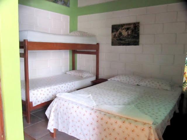Hostal Capurgana - Habitación Cuádruple con baño privado - 4