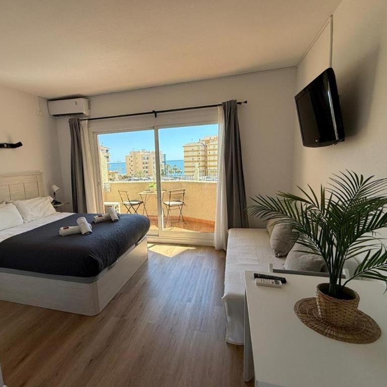 EL ESTUDIO DE LA PLAYA Sunny Holidays Benalbeach - Studio with Sea View - 5