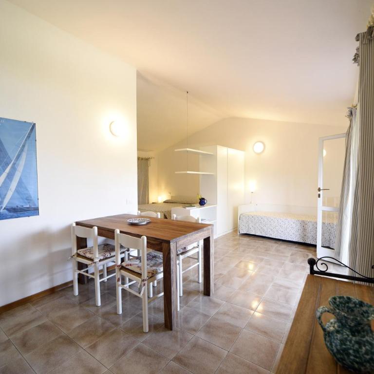 Residence Capobianco - Appartamento Deluxe con 2 Camere da Letto e Balcone - 8
