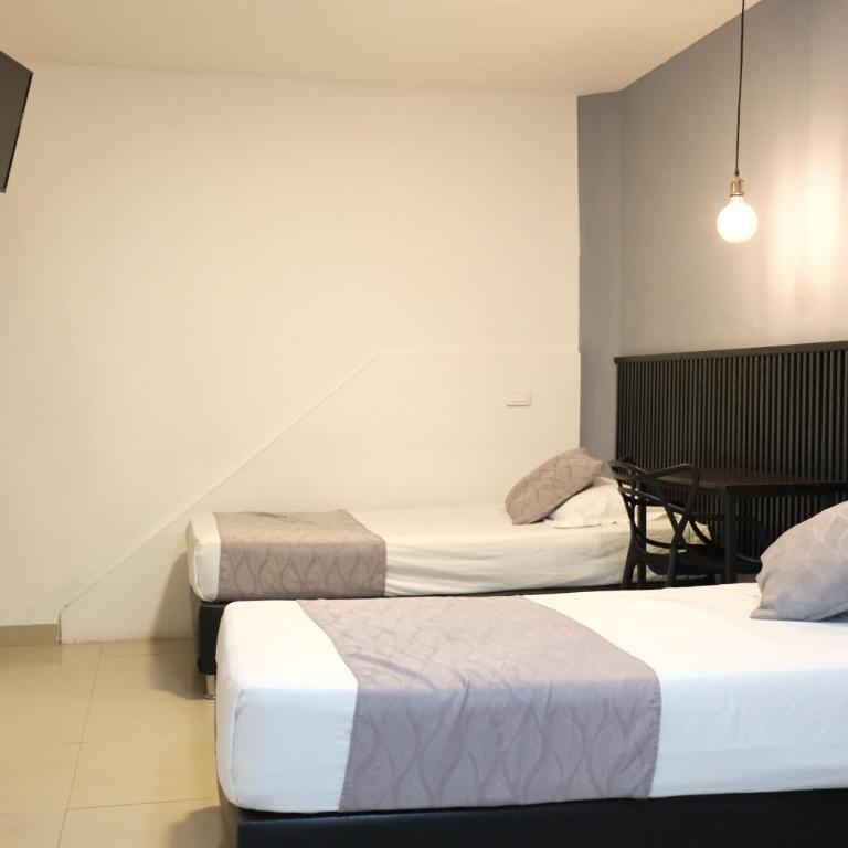 Hotel Palmas del Estadio - Habitación Triple - 4
