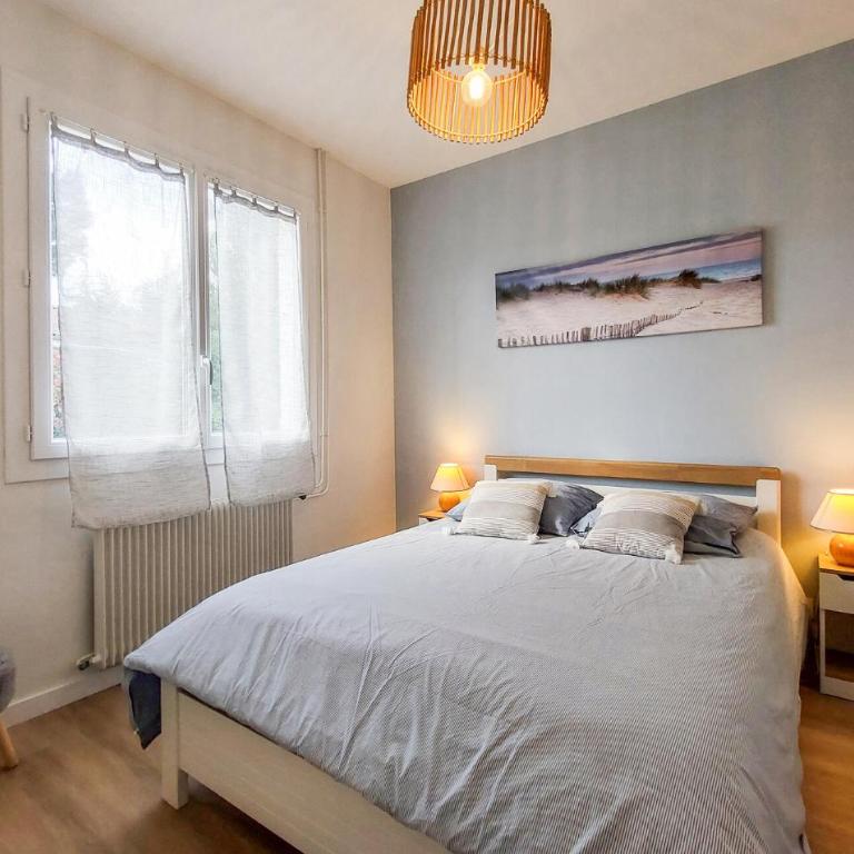 Charmante Maison Proche Plage - Three-Bedroom Townhouse - 4