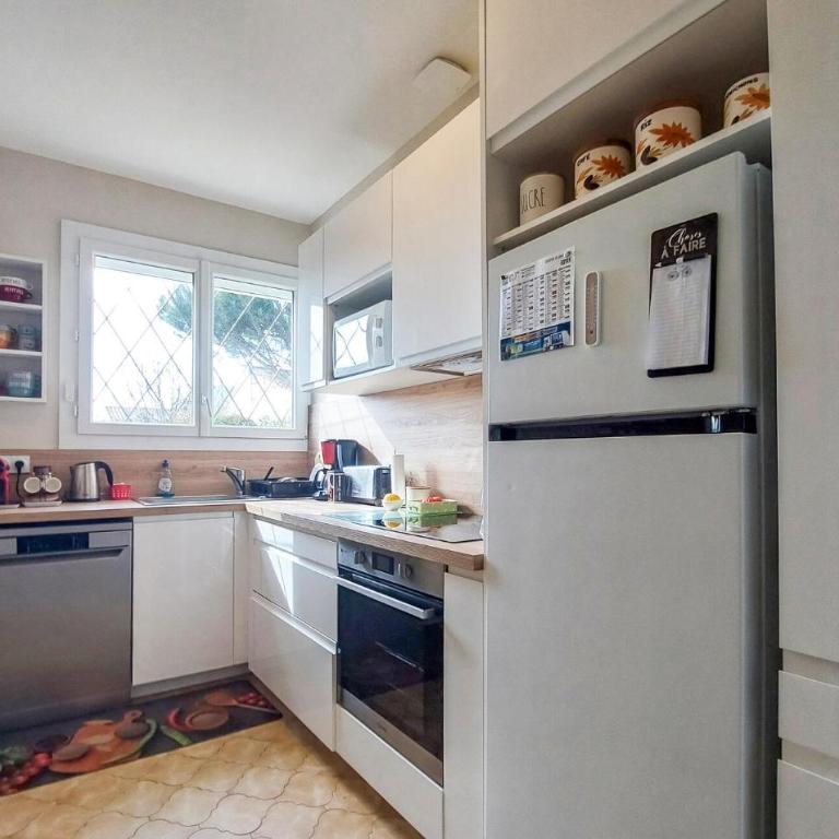 Charmante Maison Proche Plage - Three-Bedroom Townhouse - 3