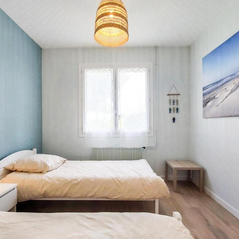 Charmante Maison Proche Plage - Three-Bedroom Townhouse - 14