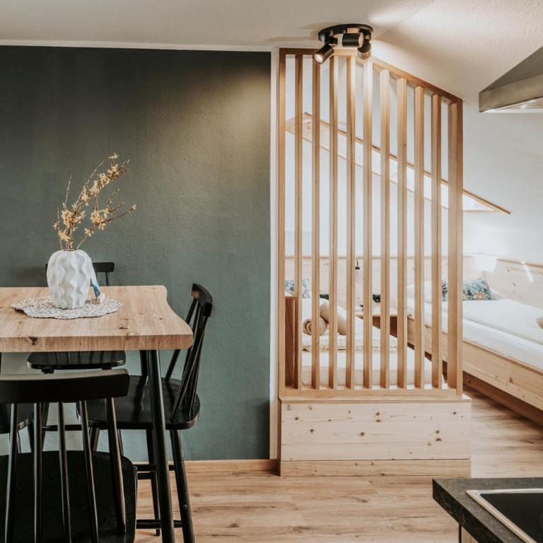 Appartement Tegelberg , Landhaus Linde, Seeg-Enzenstetten im Allgäu, mit Königscard - Apartment - 1