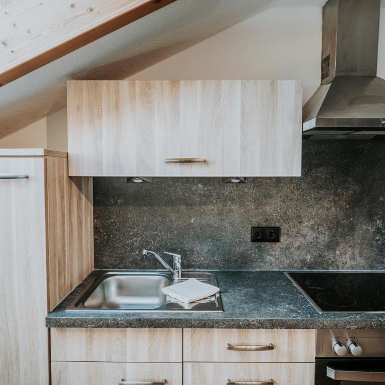 Appartement Tegelberg , Landhaus Linde, Seeg-Enzenstetten im Allgäu, mit Königscard - Apartment - 6
