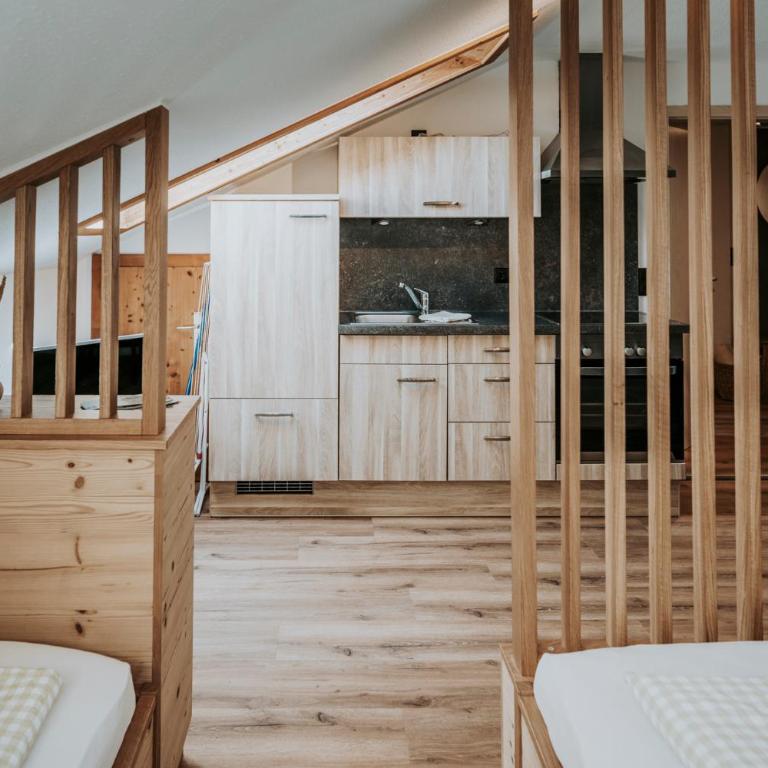 Appartement Tegelberg , Landhaus Linde, Seeg-Enzenstetten im Allgäu, mit Königscard - Apartment - 17