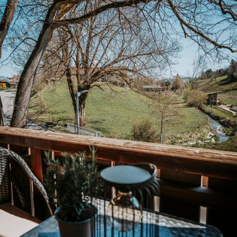 Appartement Tegelberg , Landhaus Linde, Seeg-Enzenstetten im Allgäu, mit Königscard - Apartment - 21