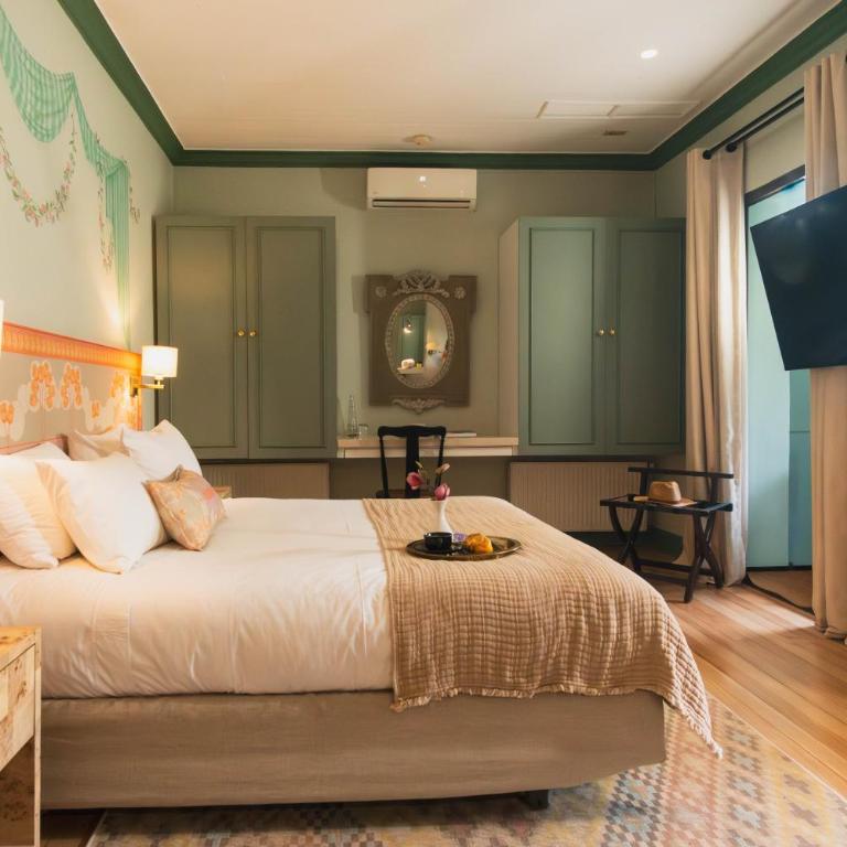 Aubrey Hotel Boutique - Deluxe Double Room (2 Adults + 1 Child) - 2