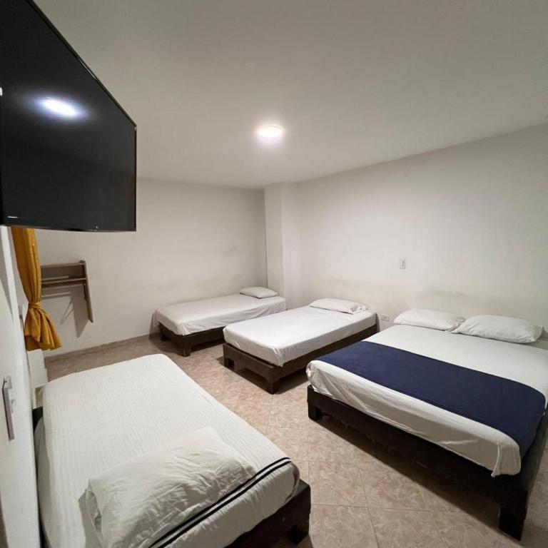 Hotel Gran Imperio la 69 - Standard Family Room - 1
