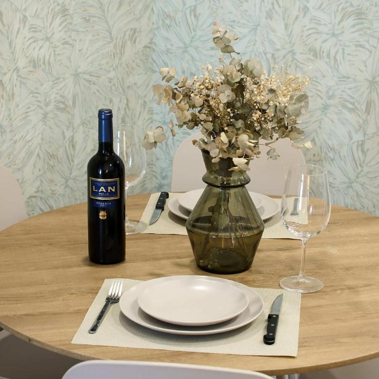 Roig Arena Cozy Loft - One-Bedroom Apartment - 13