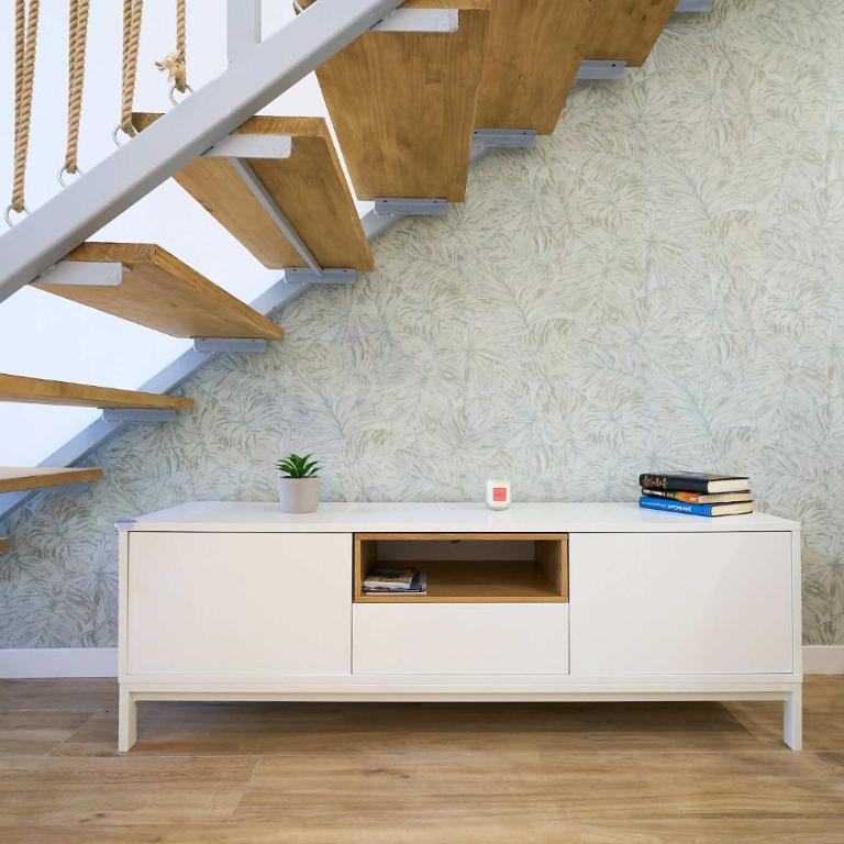 Roig Arena Cozy Loft - One-Bedroom Apartment - 12