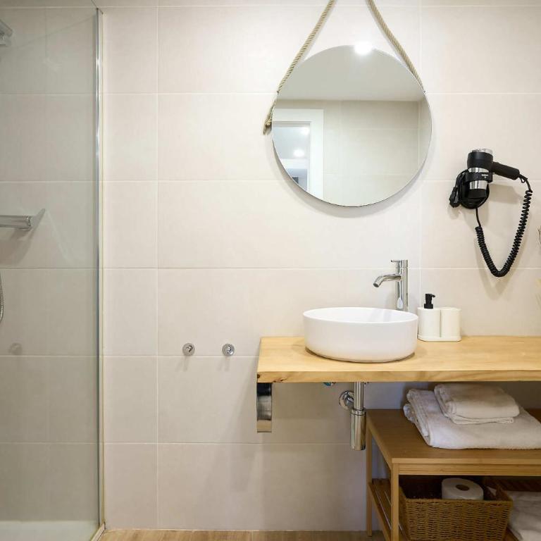 Roig Arena Cozy Loft - One-Bedroom Apartment - 21