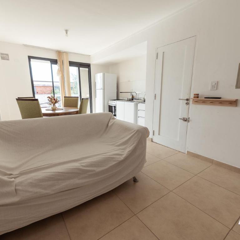Moderno y Luminoso Cerca de Boulevard - One-Bedroom Apartment - 8