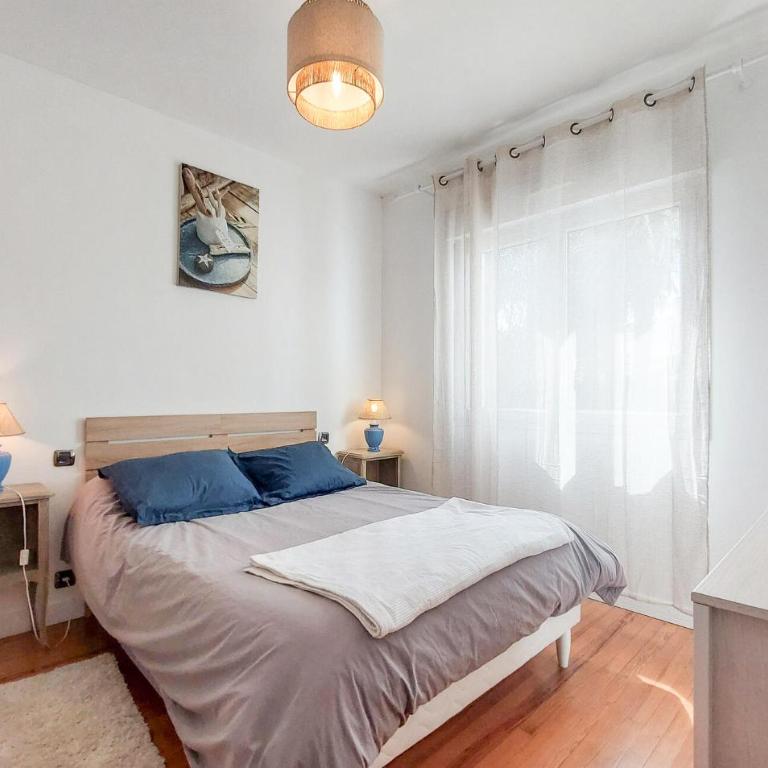 Charmante Maison Proche Plage - Three-Bedroom Townhouse - 4