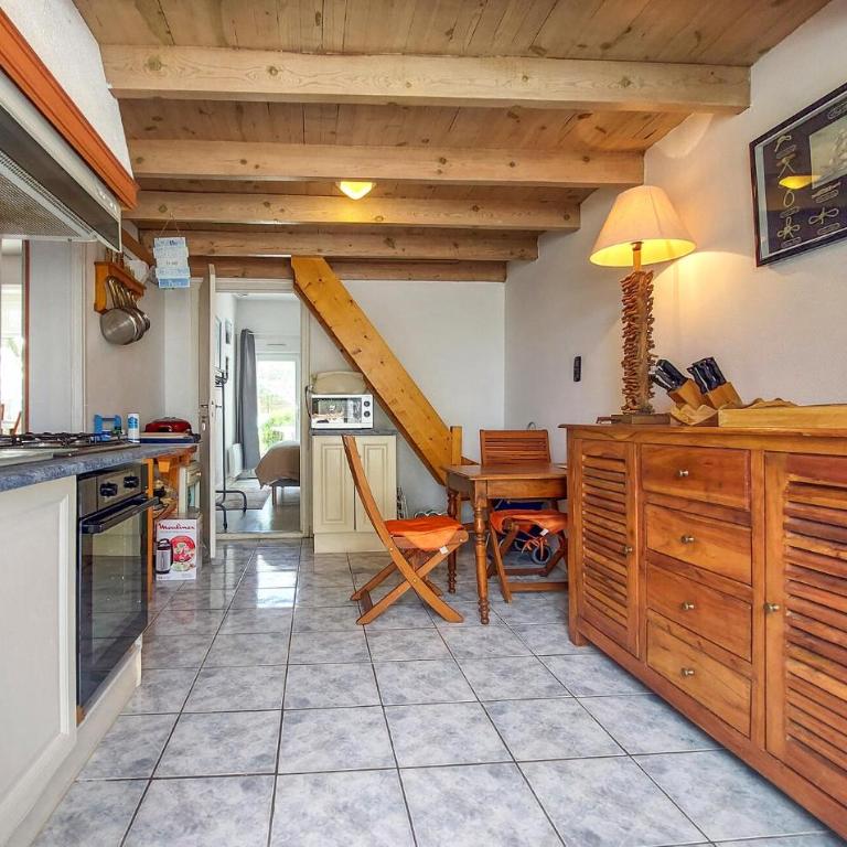 Charmante Maison Proche Plage - Three-Bedroom Townhouse - 3