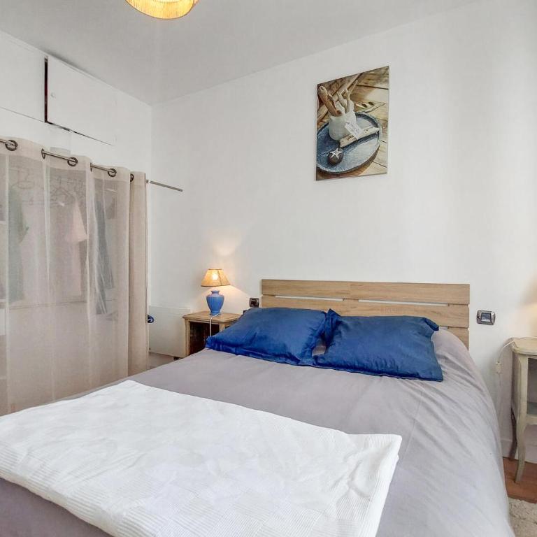 Charmante Maison Proche Plage - Three-Bedroom Townhouse - 10