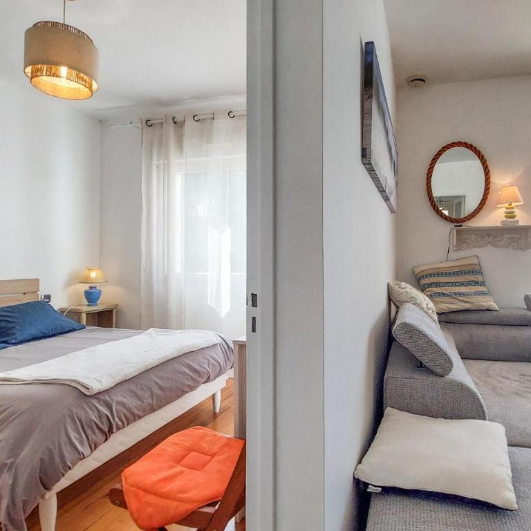 Charmante Maison Proche Plage - Three-Bedroom Townhouse - 11