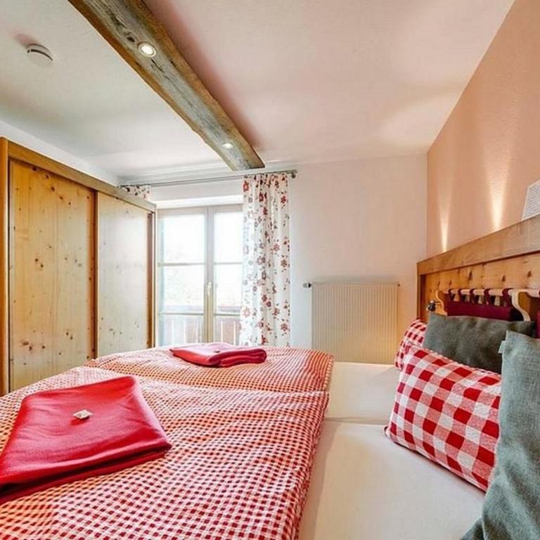 Ferienwohnung Aggenstein , Landhaus Linde, Seeg-Enzenstetten im Allgäu, mit Königscard - Apartment - 2