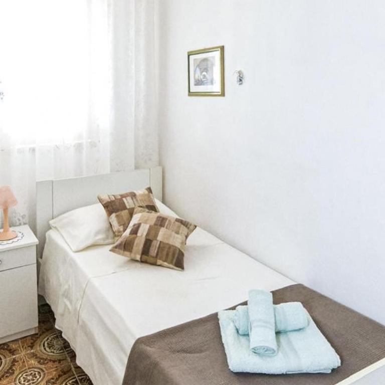 Cozy Home In S Maria Del Focallo With Wifi - Maison de Vacances 3 Chambres - 7