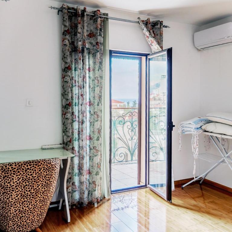 Paradise Garden Villa - Three-Bedroom Apartment - 19