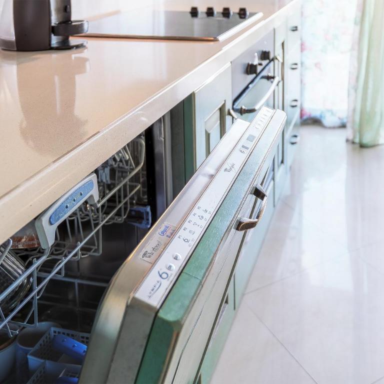 Paradise Garden Villa - Three-Bedroom Apartment - 26