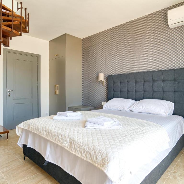 Gama residence - Family Room with Side Sea View - 9