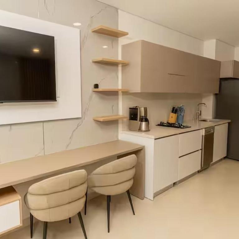 Exclusiva suite moderna con balcón cerca al mar - One-Bedroom Apartment - 14