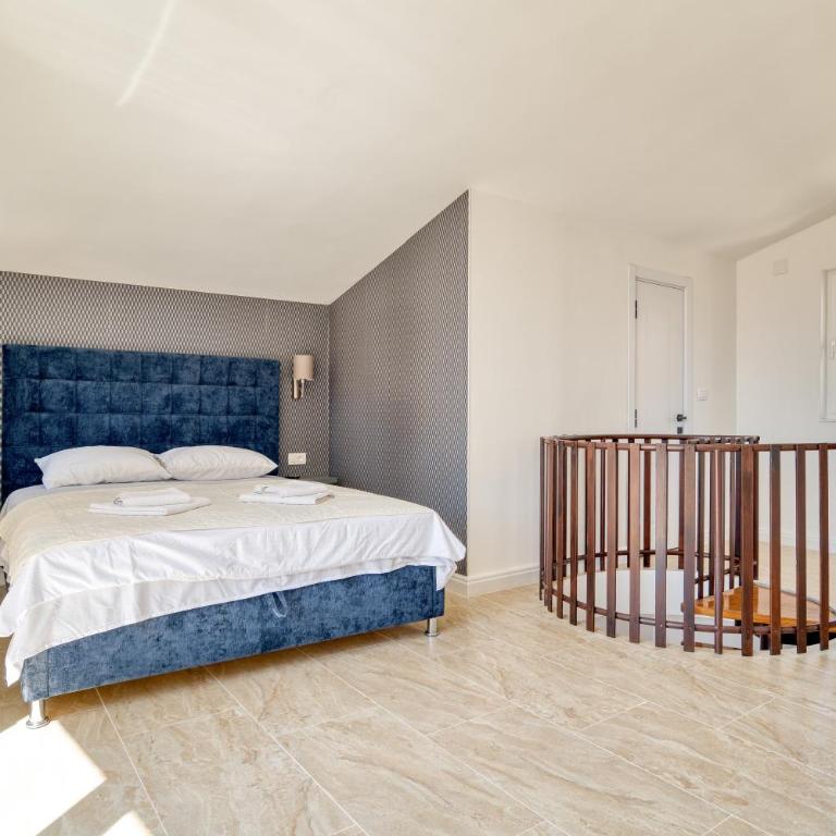 Gama residence - Family Room with Side Sea View - 8