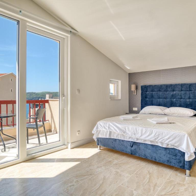 Gama residence - Family Room with Side Sea View - 5