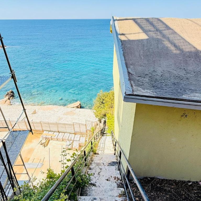 First Line Panoramic Sea View Villa - Dobra Voda - Villa - 11