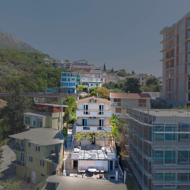 First Line Panoramic Sea View Villa - Dobra Voda - Villa - 16