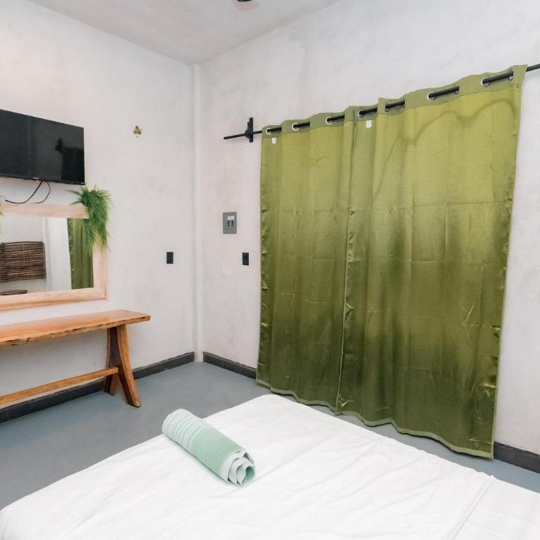 Casa Shalom Green - Standard Queen Room - 5