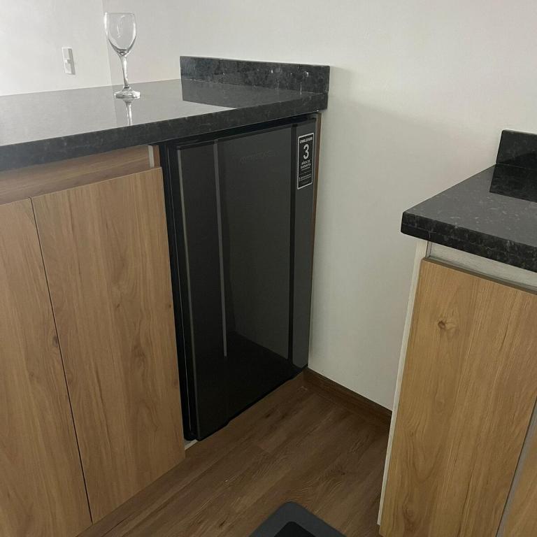 Ideal stay near the airport with parking & WiFi - Apartamento de 1 dormitorio - 7
