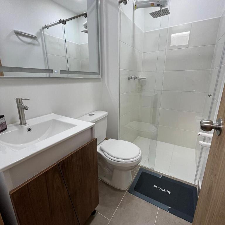 Ideal stay near the airport with parking & WiFi - Apartamento de 1 dormitorio - 16