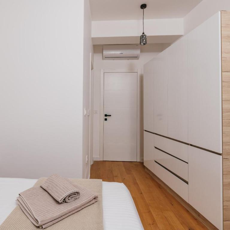 Lux apartments Bar - Two-Bedroom Apartment - 7