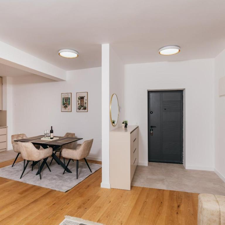 Lux apartments Bar - Two-Bedroom Apartment - 10