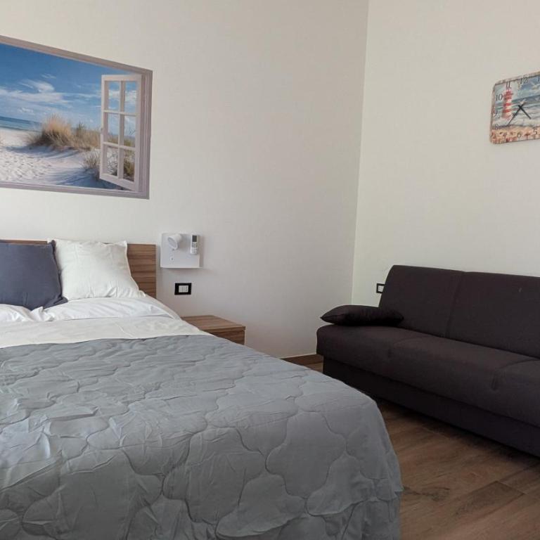 AURA MARINA - Guest House Fiumicino - Camera Matrimoniale con Bagno Privato - 3