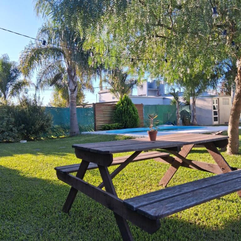 DPTO EL QUINCHO a 4 kilómetros del centro-pileta y parrilla - Apartamento de 1 dormitorio - 6