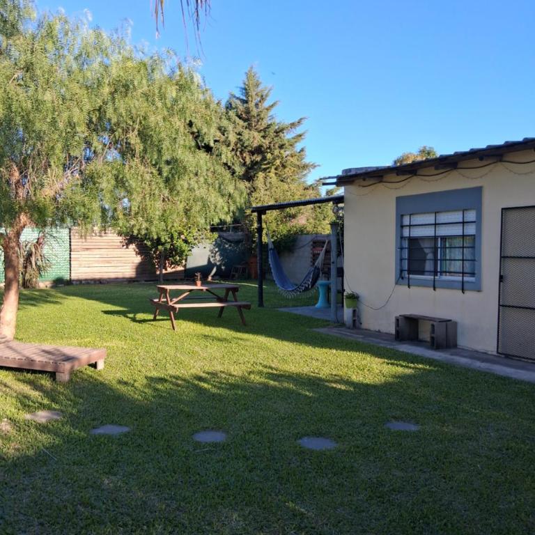 DPTO EL QUINCHO a 4 kilómetros del centro-pileta y parrilla - Apartamento de 1 dormitorio - 5