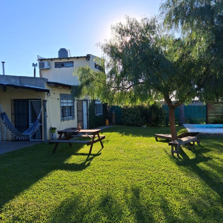 DPTO EL QUINCHO a 4 kilómetros del centro-pileta y parrilla - Apartamento de 1 dormitorio - 4