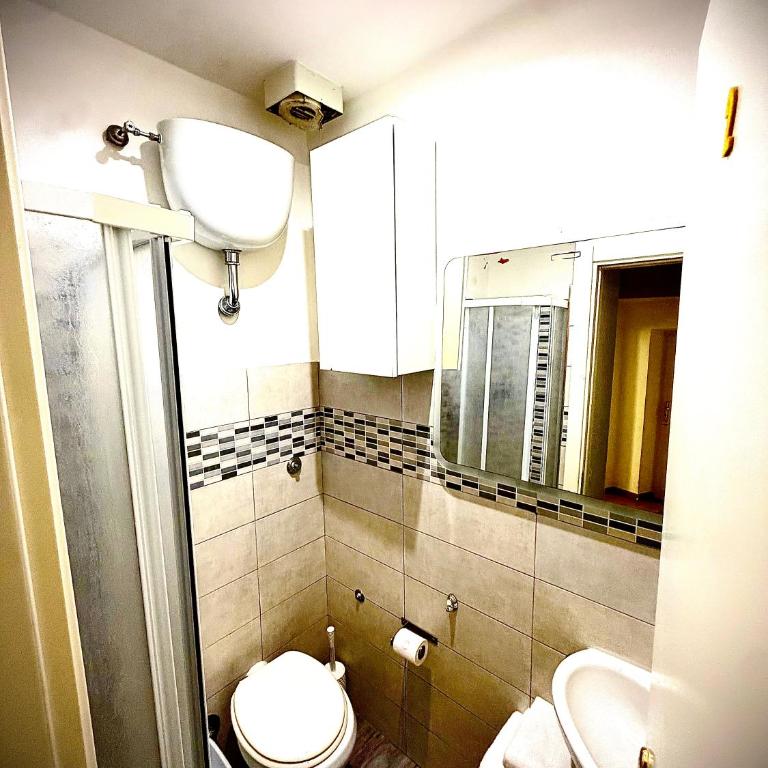 TrastevereHome - Camera Matrimoniale con Bagno Privato Esterno - 12