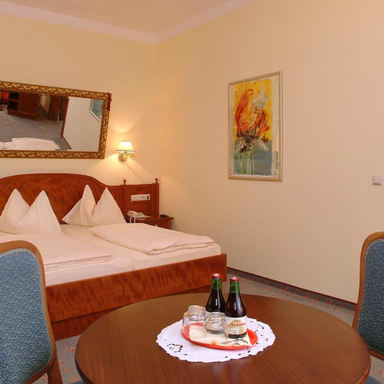 Altstadt Hotel Mosser Villach mit Parkplatz - Doppelzimmer mit Whirlpool - 10